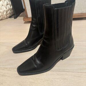 Jonak Chelsea Boots